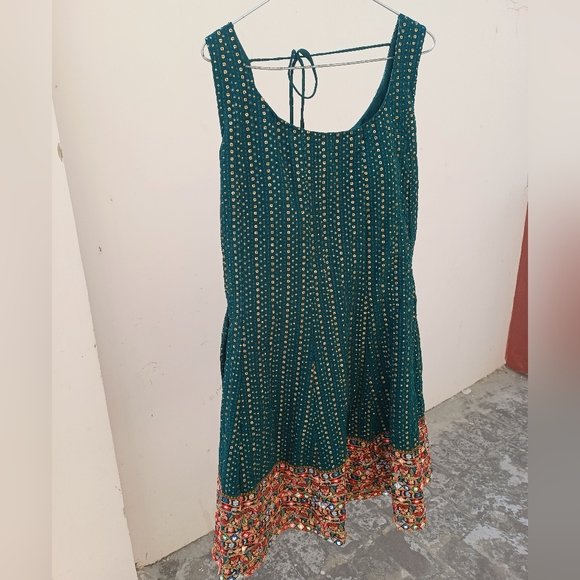 Sequined top and sharara dupatta set - Picture 10 of 11